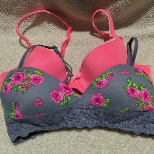 2 32A VS Bras